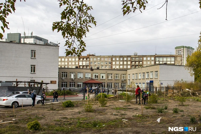 В администрации лицея рассказали, что в этом учебном году в первую смену ходят всего на два класса больше, чем в прошлом | Источник: Густаво Зырянов / НГС