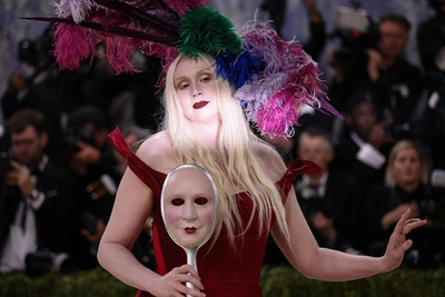 Звезды пустились во все тяжкие: самые безумные наряды на Met Gala 2026