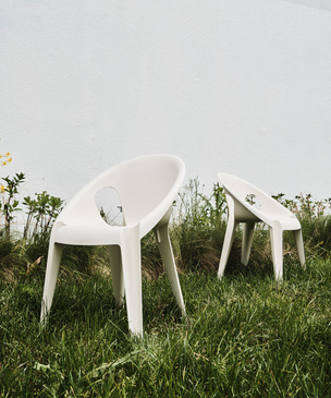 Переиспользуй это: 7 стульев из переработанных материалов