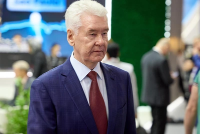 Прямой эфир Собянина: 24 минуты про дороги, 8 — про мигрантов