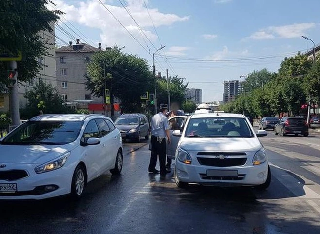 Опубликованы подробности наезда на рязанку на улице Дзержинского | ya62.ru