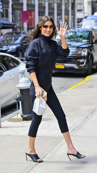 Тренд весны и лета: Белла Хадид надела капри — это самые модные брюки сезона