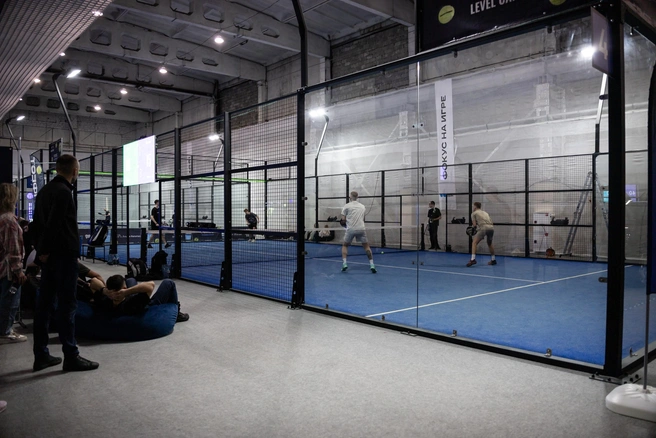Для игры в падел должна быть высота минимум 8 метров | Источник: Padel74 / Vk.com