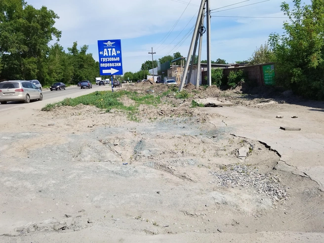 В этом месте были «раскопки» для замены труб | Источник: Читатель НГС Андрей