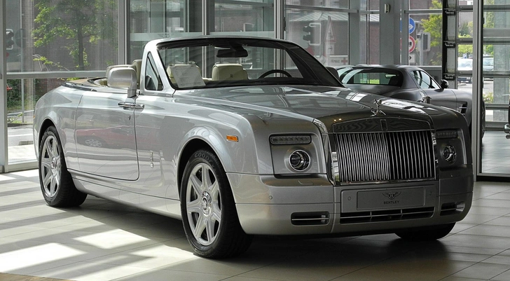 Rolls-Royce Phantom Drophead Coupé | Источник: M 93/Wikimedia Commons