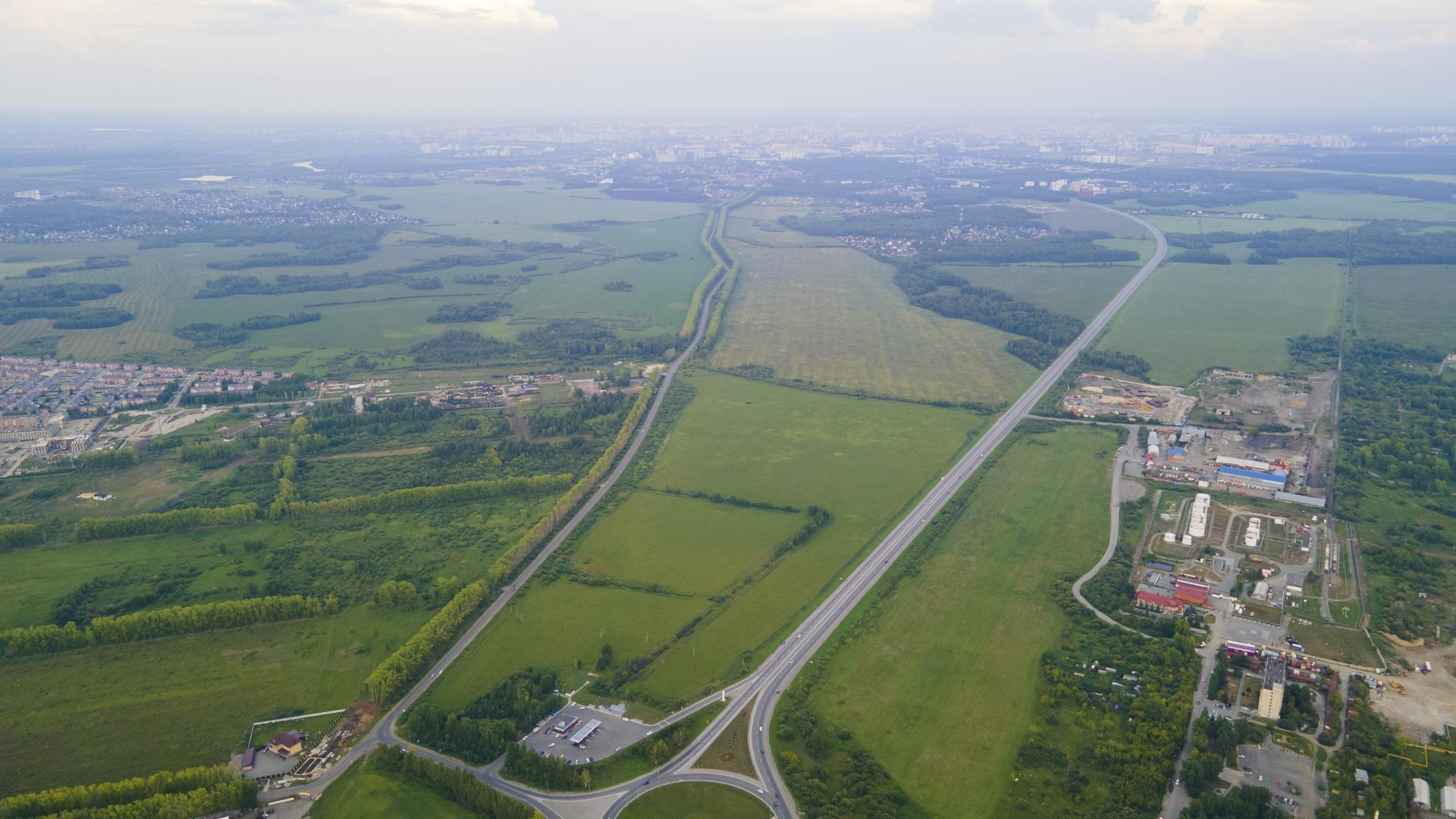Район у дороги, которая ведет к тюменскому аэропорту, обновится. Что там появится 