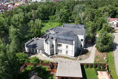 Роскошную резиденцию в Барнауле продают за 790 млн рублей