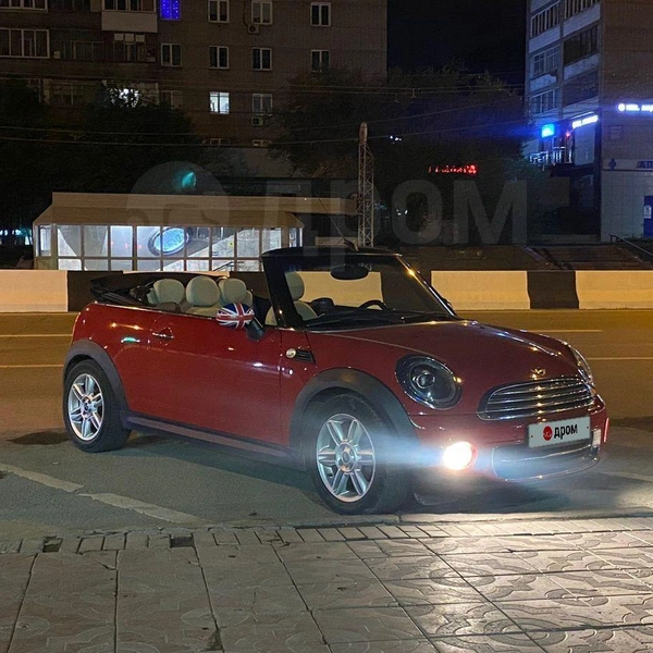 MINI Cabrio — компактный представитель британского автопрома | Источник: Drom.ru
