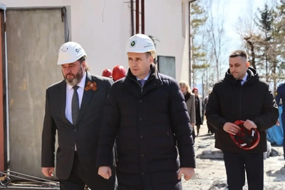 Губернатор Демешин проверил ремонт кинотеатра «Ургал» в Чегдомыне