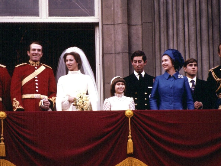 Елизавета II на свадьбе принцессы Анны и Марка Филлипса, 1973