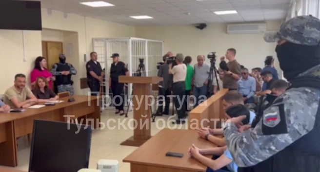 Фото из зала суда, где вынесли приговор шести преступникам из Белева | Источник: Пресс-служба прокуратуры Тульской области