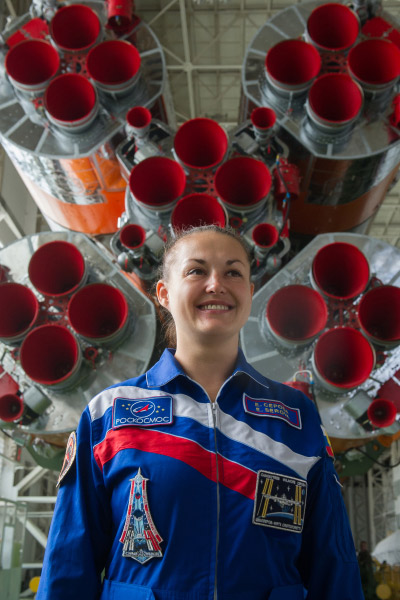 К своей мечте Елена Серова шла сознательно - сначала закончила МАИ, потом вступила в отряд космонавтов