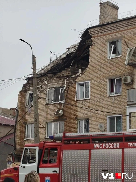 В соседних квартирах выбило оконные рамы | Источник: читатели V1.RU