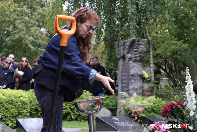 Ритуалы прощания помогают осознать реальность потери | Источник: Татьяна Спиридонова / MSK1.RU