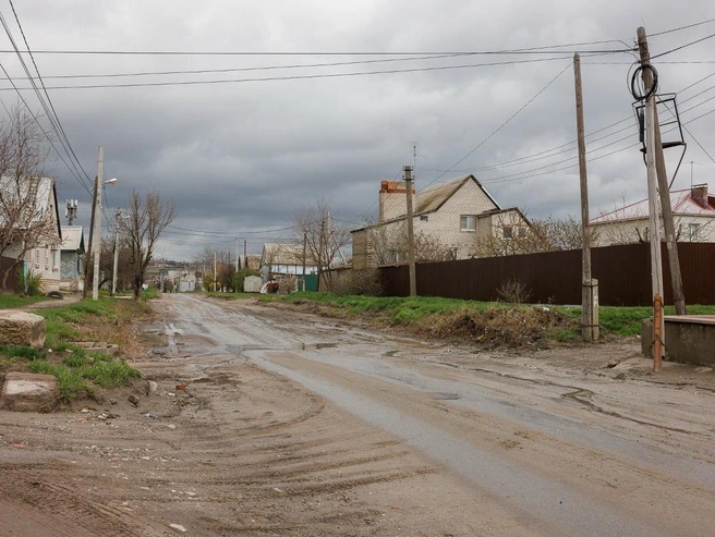 В настоящее время на месте регулярного скопления воды практически сухо. | Источник: Алексей Волхонский / V1.RU