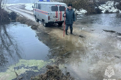 Паводок в Орловской области затопил мост в Залегощенском районе