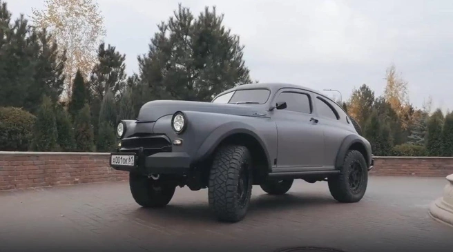 Снаружи «Победа», внутри — Bentley | Источник: Павел Гительман / Youtube.com