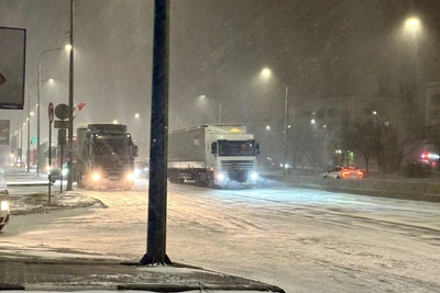 Snowfall Paralyzes Traffic on Volgograd's Longitudinal Highways