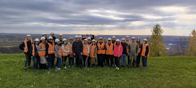 Участники пресс-тура остались под впечатлением от масштабов Бородинского разреза | Источник: «СУЭК-Красноярск»