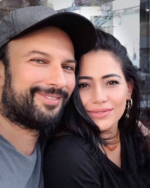 Турецкий секс-символ Таркан опубликовал редкое фото с красавицей-женой
