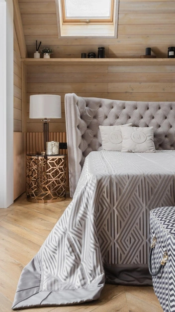 Но и в деталях — шикарных шторах и интерьерном текстиле | Источник: Steffany