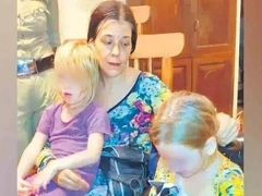 Нина Кутина, найденная с детьми в индийской пещере, теперь в России — узнали подробности