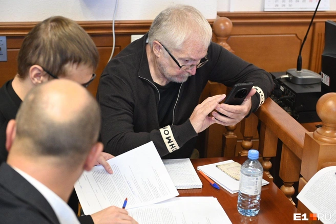 «Яблоко» представляли Ярослав Щербаков, Константин Киселев и Леонид Буйный | Источник: Дмитрий Емельянов / Е1.RU