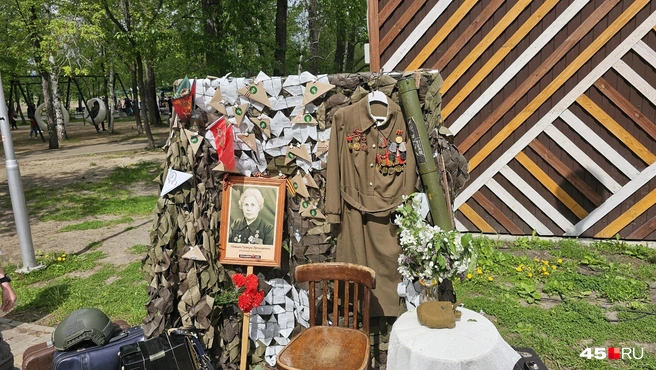 Возле площадки курганского отделения фонда «Защитники Отечества» | Источник: Дарья Никитченко / 45.RU