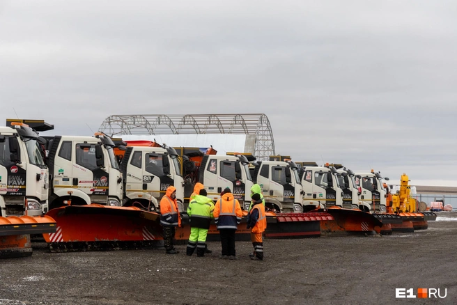 Силами одной базы обслуживается около 140 километров дороги | Источник: Владислав Лоншаков / E1.RU
