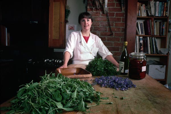 Огородная революция Элис Уотерс: как простой шеф-повар привела США на грядки