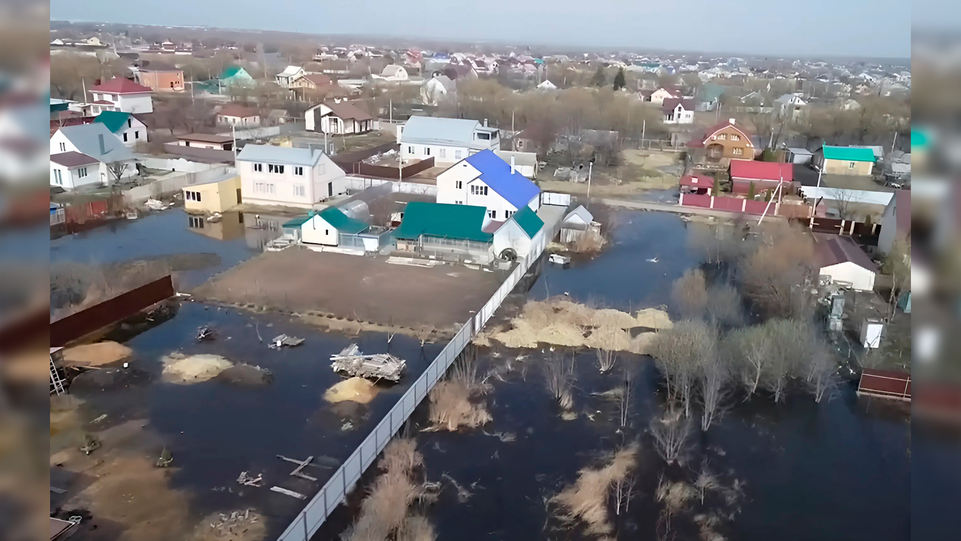 МЧС показало с высоты последствия половодья под Воронежем: затоплены 35  участков - 4 апреля 2024 - ВОРОНЕЖ1.ру