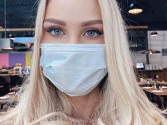 «Без штанов?»: Марию Погребняк критикуют за откровенный домашний наряд во время приема врачей