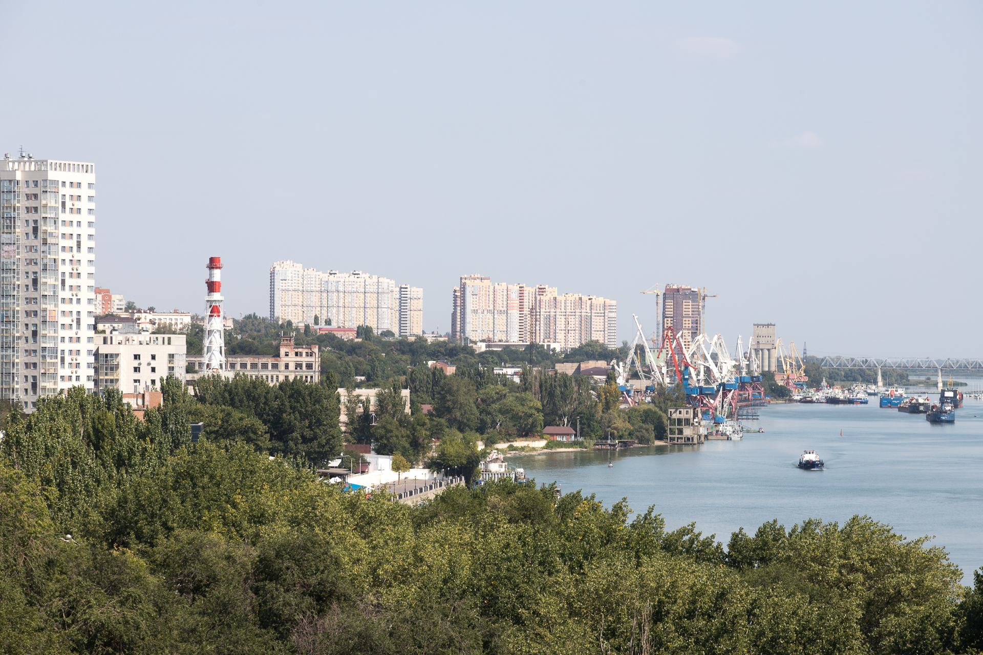 Блатные виниры, подстреленный вагнеровец и разруха на Станиславского. Итоги недели в Ростове