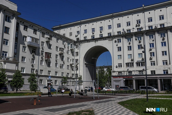 Протяженность Серобусыгинского дома больше километра | Источник: Наталья Бурухина / NN.RU