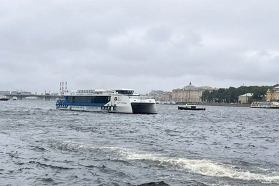 Новый водный маршрут в Петергоф с Адмиралтейской набережной