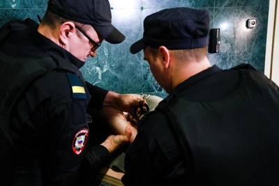 В Москве задержали мужчину, напавшего с ножом на семью с младенцем