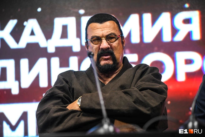 Стивен Сигал был в Екатеринбурге не так давно — в 2020 году | Источник: Артем Устюжанин / E1.RU
