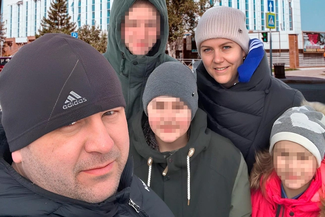 У Вячеслава Евсеева трое детей. Старший сын от первого брака уже вырос и создал собственную семью. Младшие дети продолжают жить с родителями | Источник: личный архив семьи Евсеевых