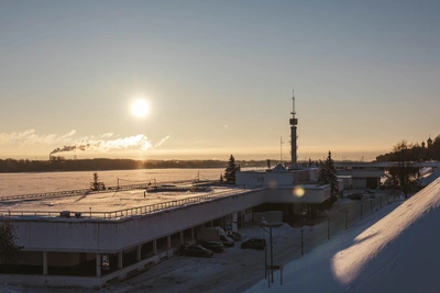 Beauty over warmth: Frosty Yaroslavl bathed in morning light