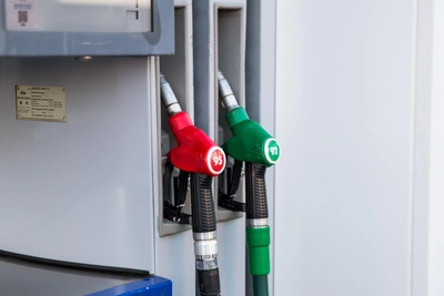 Почему в Волгограде постоянно дорожает бензин?