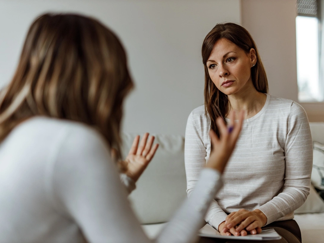 «Шоковый» метод и волшебная таблетка: 7 популярных мифов о психологах, в которые пора перестать верить | marieclaire.ru