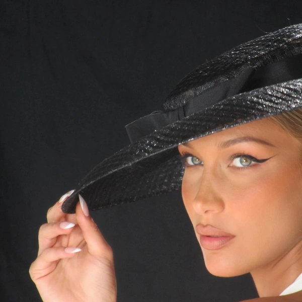 Источник: @bellahadid