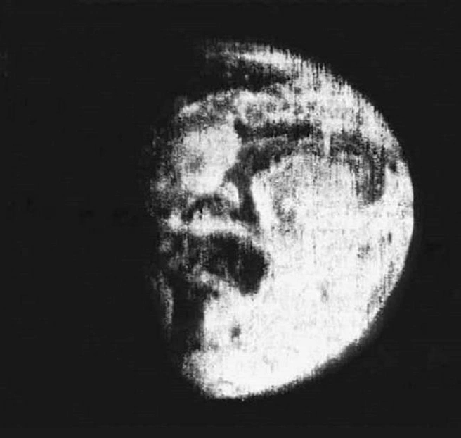 Первый снимок полного диска Земли со спутника «Молния-1-3», 30 мая 1966 года | Источник: NASA History