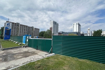 В Тюмени закрыли еще одну заправку «Газпромнефть» на Пермякова