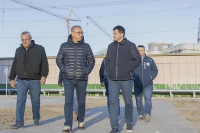 Власенко осмотрел строящиеся объекты Тазовского района