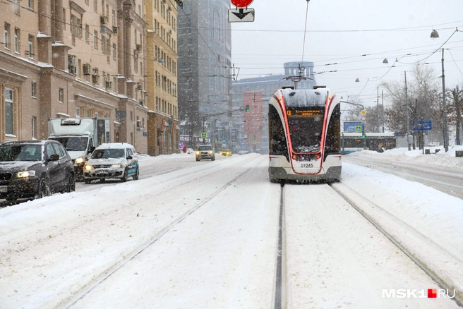 Ночью без перерыва будут курсировать автобусы на 134 востребованных маршрутах, а также трамваи. | Источник: Артем Устюжанин / MSK1.RU