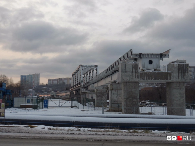 Железнодорожная линия пройдёт эстакадой над Новогайвинской | Источник: Кирилл Хафизов / 59.RU