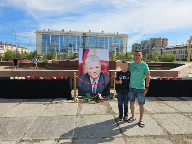 Свой пост у мемориала Николаеву Ханды после скандала быстренько удалил, но в Сети всё сохранилось  | Источник: Тимур Ханды / T.me