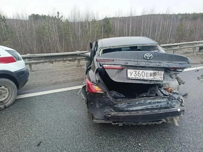 Автомобиль Toyota, вероятно, не подлежит восстановлению | Источник: читатель E1.RU