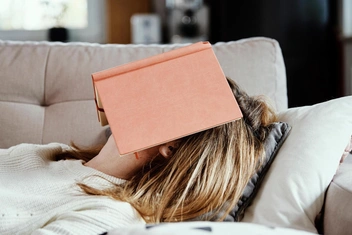 Тест на эрудицию и интеллект: Только 1 из 10 вспомнит хотя бы 15 слов из этих 7 букв